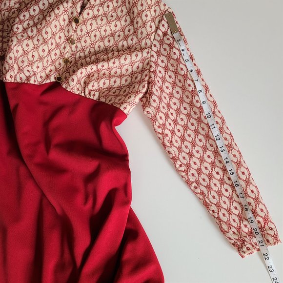 Vintage red and cream maxi dress from 1970s. - Picture 11 of 14